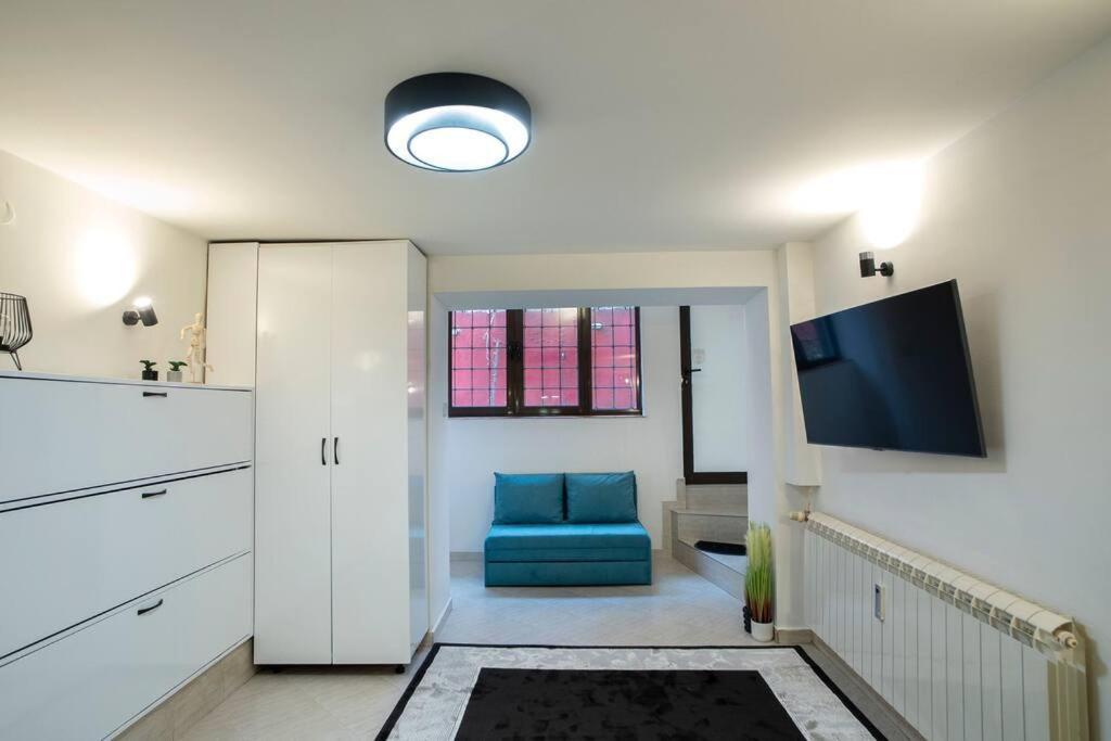 Studio With Courtyard Just Steps Away Vitosha Str София Экстерьер фото